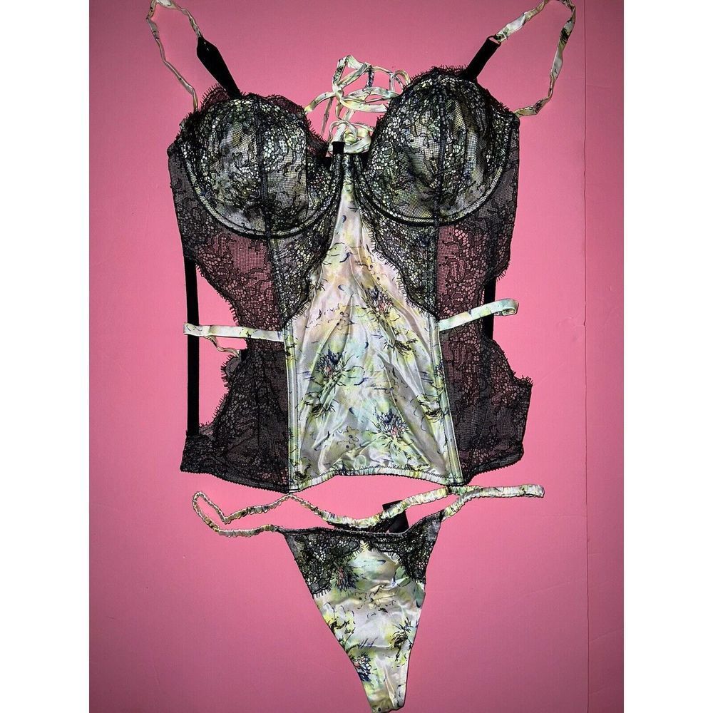 Victoria's Secret Designer 36D CORSET SET thong FANTASY ISLAND GREEN black SILK